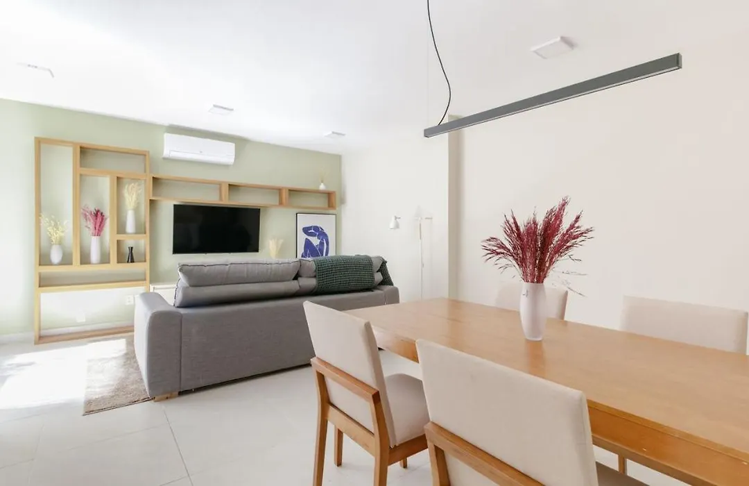 Tabas Maravilhoso apê 2 quartos Ipanema IP0052-1